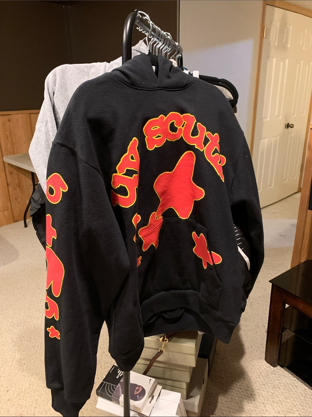 Black Crewneck Hoodie with Red Star Graphics - Men Sweater